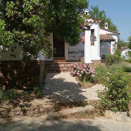 Finca Valbono Apartamentos Rurales Y Hotel Aracena Ngoại thất bức ảnh