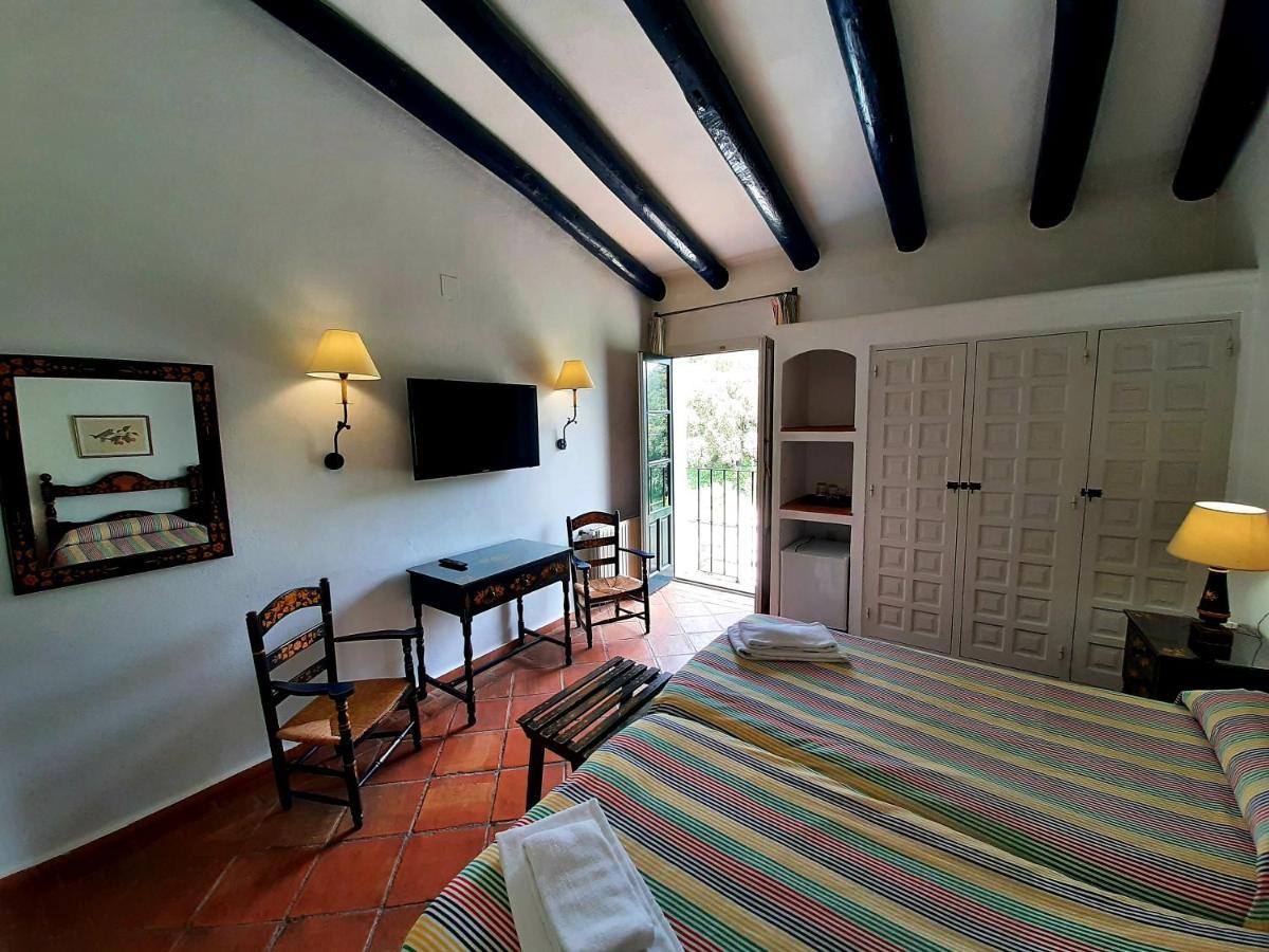 Finca Valbono Apartamentos Rurales Y Hotel Aracena Ngoại thất bức ảnh