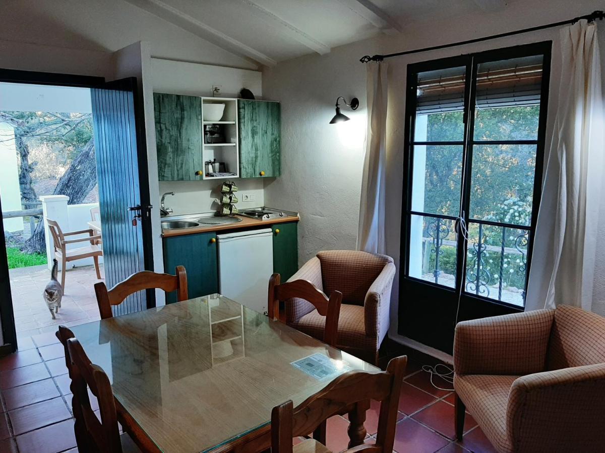 Finca Valbono Apartamentos Rurales Y Hotel Aracena Ngoại thất bức ảnh