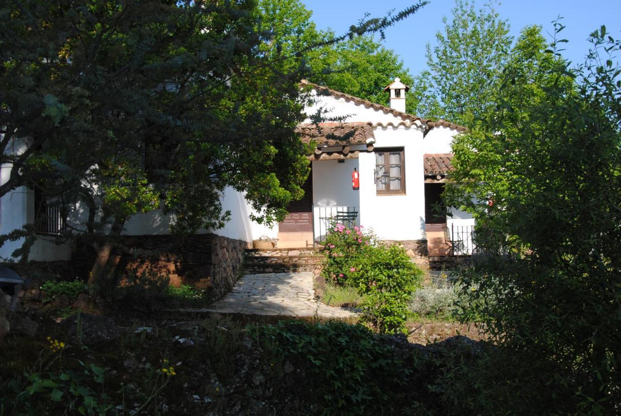 Finca Valbono Apartamentos Rurales Y Hotel Aracena Ngoại thất bức ảnh