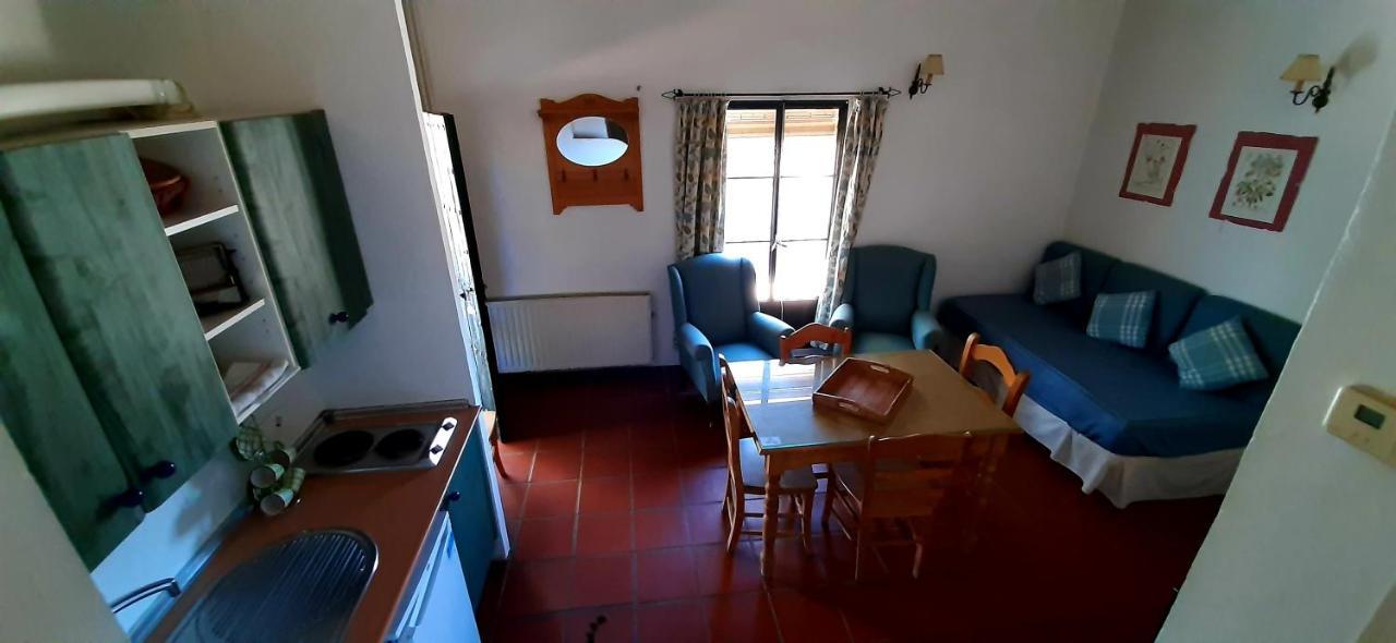 Finca Valbono Apartamentos Rurales Y Hotel Aracena Ngoại thất bức ảnh