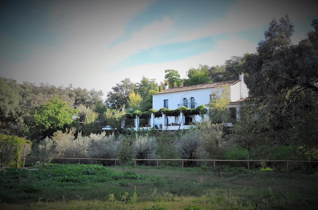 Finca Valbono Apartamentos Rurales Y Hotel Aracena Ngoại thất bức ảnh