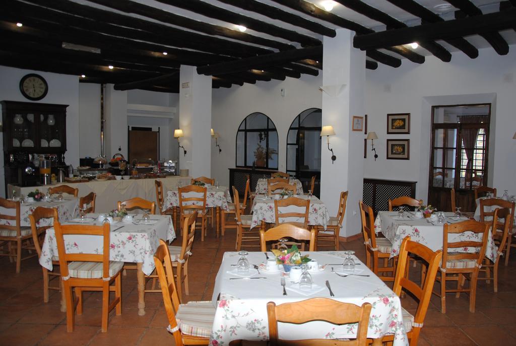 Finca Valbono Apartamentos Rurales Y Hotel Aracena Ngoại thất bức ảnh